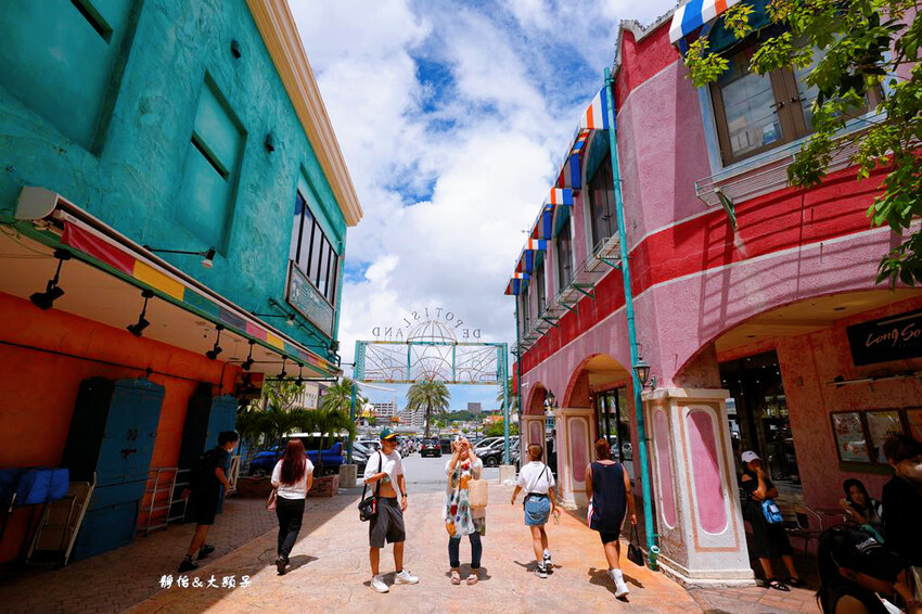 沖繩美國村 ❙ 濃濃異國風情，吃喝玩樂、逛街購物一站滿足，沖