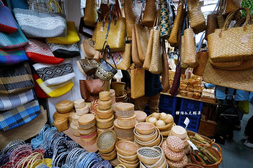 迪化街商圈 ❙ 正發青草舖、超人氣草莓大福、高建桶店茄芷袋、 迪化街商圈 ❙ 正發青草舖、超人氣草莓大福、高建桶店茄芷袋、