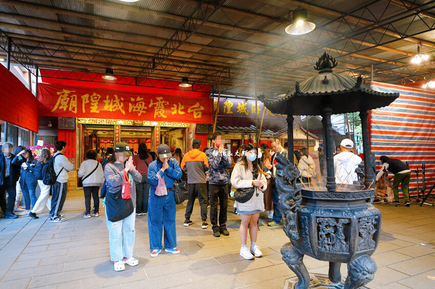 迪化街商圈 ❙ 正發青草舖、超人氣草莓大福、高建桶店茄芷袋、 迪化街商圈 ❙ 正發青草舖、超人氣草莓大福、高建桶店茄芷袋、