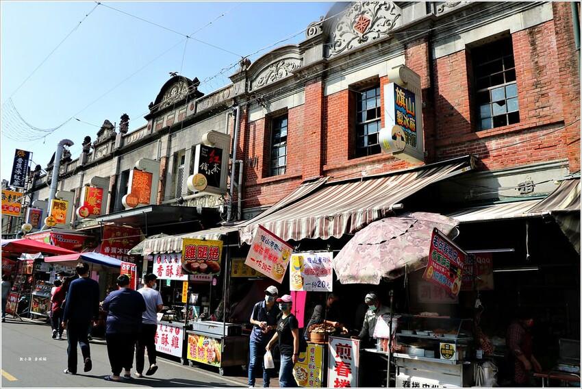 旗山老街美食小吃一日遊‧泡芙、煎燒餅、麵線不能錯過，記得帶盒香蕉蛋糕當伴手禮 - 敦 小 蓮の食旅錄