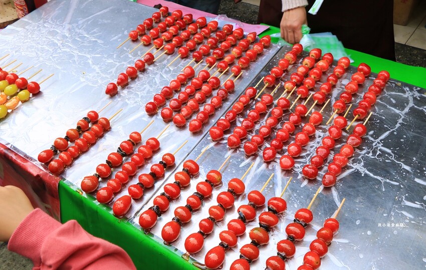 旗山老街美食小吃一日遊‧泡芙、煎燒餅、麵線不能錯過，記得帶盒香蕉蛋糕當伴手禮 - 敦 小 蓮の食旅錄