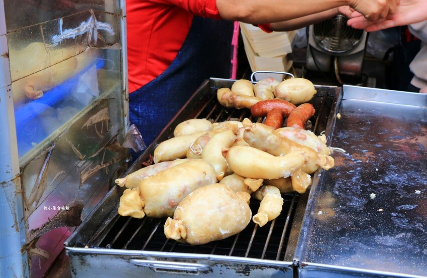 旗山老街美食小吃一日遊‧泡芙、煎燒餅、麵線不能錯過，記得帶盒香蕉蛋糕當伴手禮 - 敦 小 蓮の食旅錄