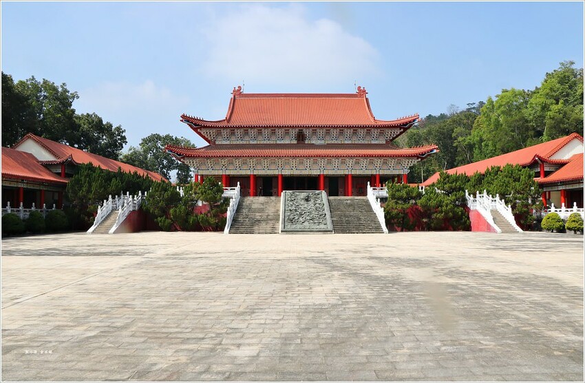 旗山神社與廟宇‧消失在歷史中的昭和神社,火燒重建的武德殿以及全台最大的孔子廟 - 敦 小 蓮の食旅錄