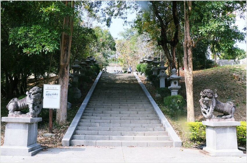 旗山神社與廟宇‧消失在歷史中的昭和神社,火燒重建的武德殿以及全台最大的孔子廟 - 敦 小 蓮の食旅錄