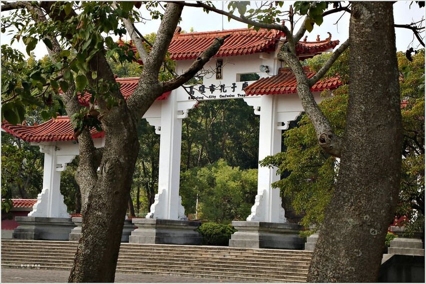 旗山神社與廟宇‧消失在歷史中的昭和神社,火燒重建的武德殿以及全台最大的孔子廟 - 敦 小 蓮の食旅錄