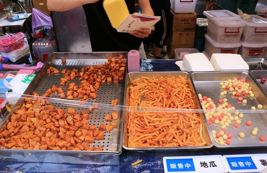 旗山老街美食小吃一日遊‧泡芙、煎燒餅、麵線不能錯過，記得帶盒香蕉蛋糕當伴手禮 - 敦 小 蓮の食旅錄