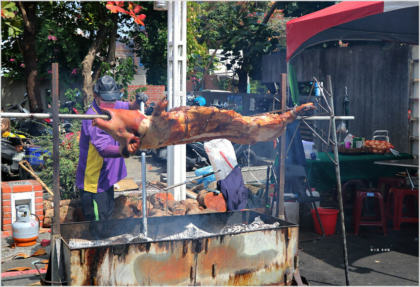 旗山老街美食小吃一日遊‧泡芙、煎燒餅、麵線不能錯過，記得帶盒香蕉蛋糕當伴手禮 - 敦 小 蓮の食旅錄