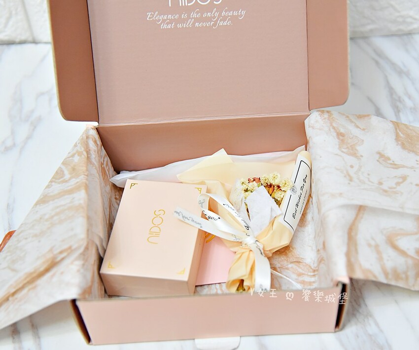 AIDOShop - 鎖骨間的研究院 ll 925純銀飾品，輕奢華造型，讓你的穿搭為之一亮，很適合情人節送禮或是生日禮