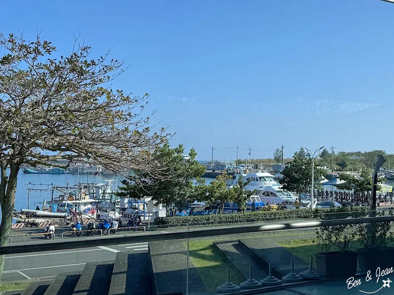 宜蘭縣頭城鎮龜山島賞鯨|龜山島半日遊》賞鯨登島繞島三合一,賞龜山島八景,牛奶海立槳好好玩