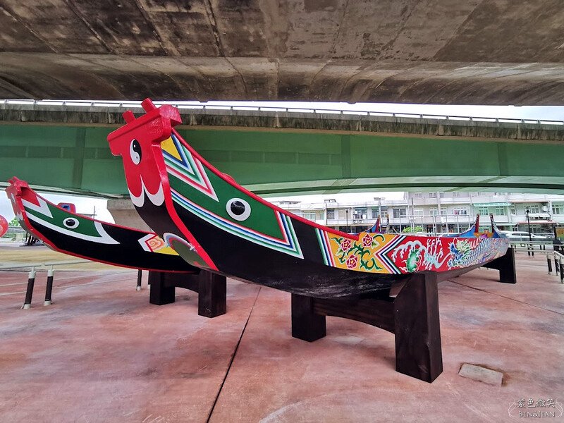 宜蘭縣礁溪鄉礁溪二龍之心親子公園》龍舟溜滑梯、大碗公溜滑梯挖沙坑、體健設施免費玩，還能遮陽擋雨、競渡龍舟真好拍