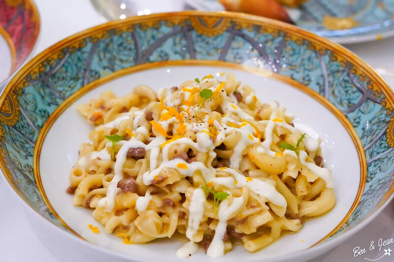 澳門嘉樂酒吧 澳門范思哲豪華酒店》澳門凡賽斯宮殿酒店貴婦級下午茶，餐點好吃餐具價值更是驚人