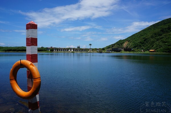 宜蘭縣頭城鎮龜山島賞鯨|龜山島半日遊》賞鯨登島繞島三合一,賞龜山島八景,牛奶海立槳好好玩