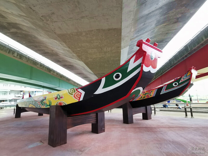 宜蘭縣礁溪鄉礁溪二龍之心親子公園》龍舟溜滑梯、大碗公溜滑梯挖沙坑、體健設施免費玩，還能遮陽擋雨、競渡龍舟真好拍