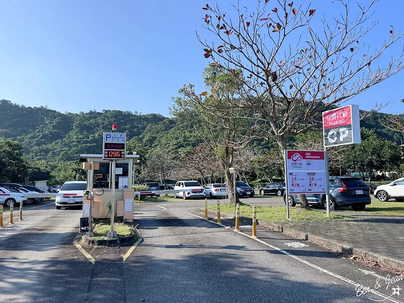 宜蘭縣頭城鎮龜山島賞鯨|龜山島半日遊》賞鯨登島繞島三合一,賞龜山島八景,牛奶海立槳好好玩