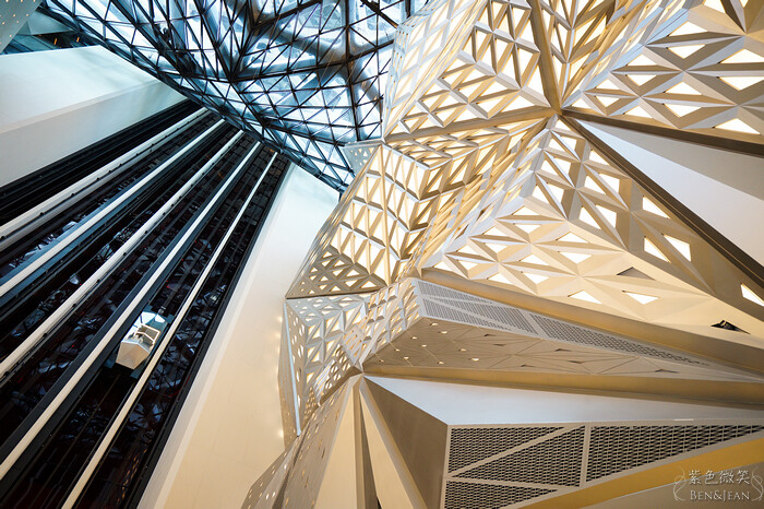 澳門澳門酒店》摩珀斯酒店，曲線女王札札哈蒂曠世遺作，免費裝置藝術超好拍