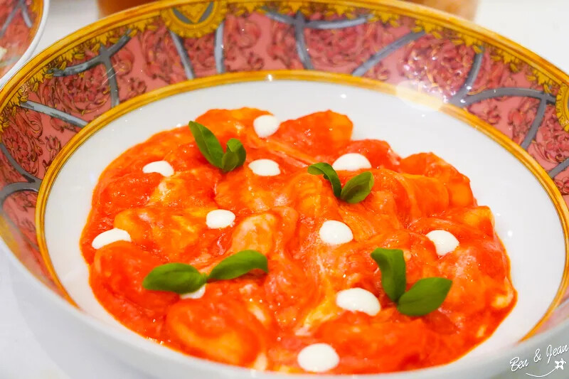 澳門嘉樂酒吧 澳門范思哲豪華酒店》澳門凡賽斯宮殿酒店貴婦級下午茶，餐點好吃餐具價值更是驚人