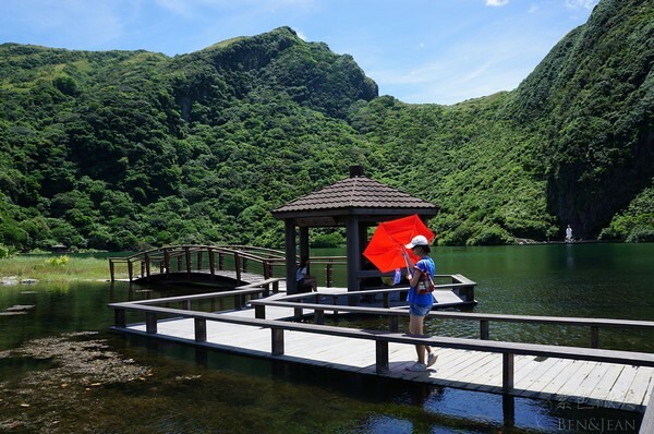 宜蘭縣頭城鎮龜山島賞鯨|龜山島半日遊》賞鯨登島繞島三合一,賞龜山島八景,牛奶海立槳好好玩