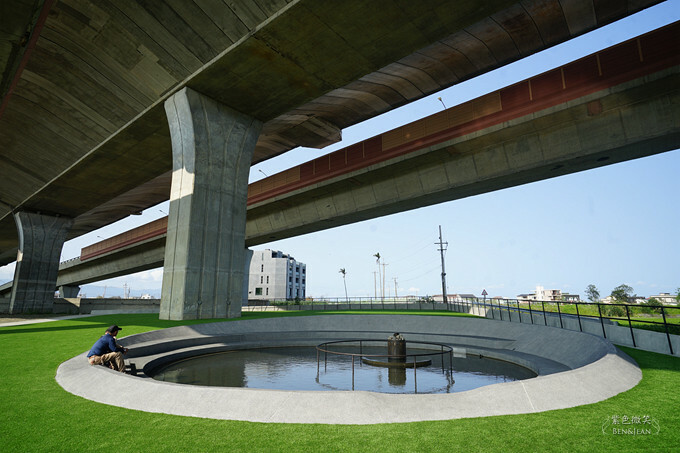 宜蘭縣冬山鄉武淵水火同源親子公園》滾輪溜滑梯、大碗公溜滑梯、戲水池大沙坑攀爬網
