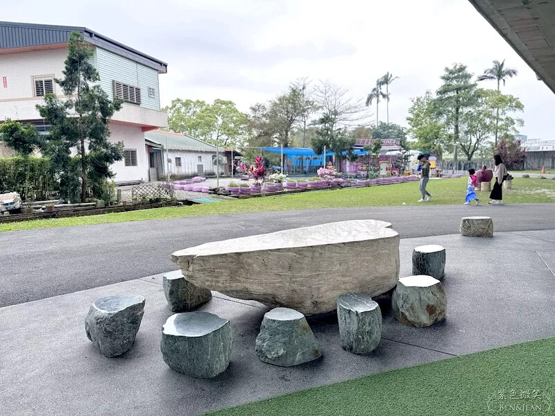 宜蘭縣冬山鄉武淵水火同源親子公園》滾輪溜滑梯、大碗公溜滑梯、戲水池大沙坑攀爬網