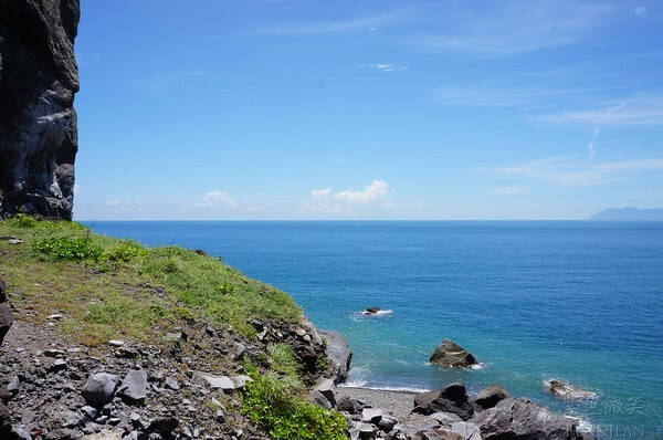 宜蘭縣頭城鎮龜山島賞鯨|龜山島半日遊》賞鯨登島繞島三合一,賞龜山島八景,牛奶海立槳好好玩