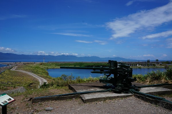 宜蘭縣頭城鎮龜山島賞鯨|龜山島半日遊》賞鯨登島繞島三合一,賞龜山島八景,牛奶海立槳好好玩