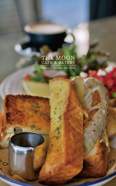 themooncafe-17