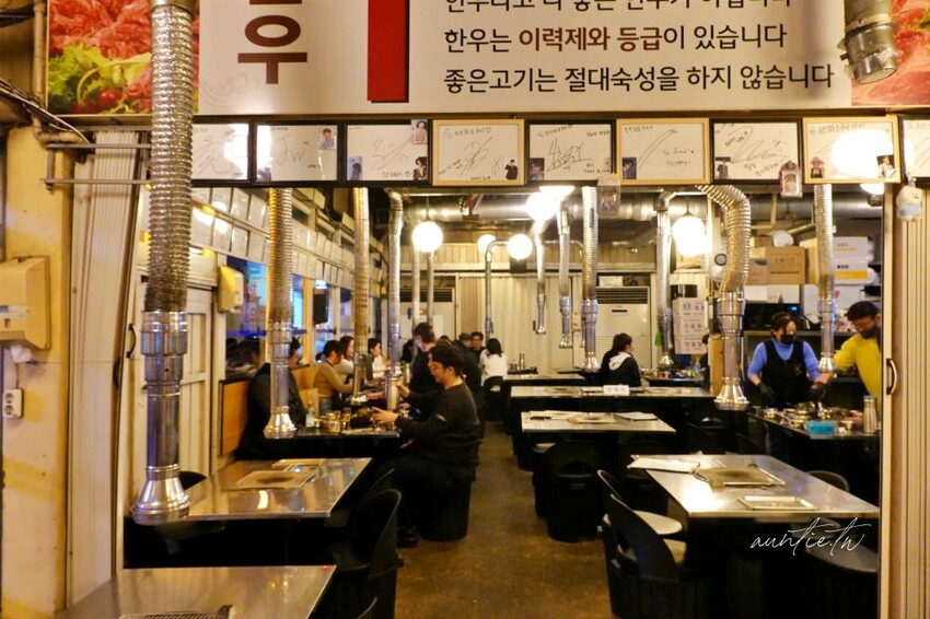 韓國【弘大美食】朝鮮火爐烤肉，炭火燒肉，必吃美味韓牛，弘大傳統韓式烤肉推薦!