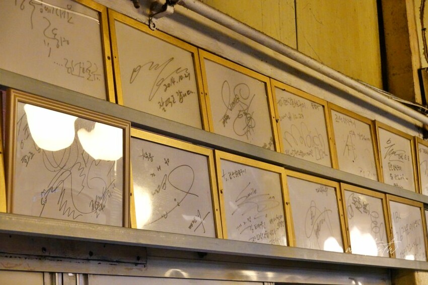 韓國【弘大美食】朝鮮火爐烤肉，炭火燒肉，必吃美味韓牛，弘大傳統韓式烤肉推薦!