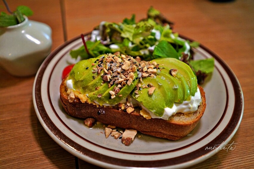 日本【靜岡美食】伊東市｜See The Forest，絕美植物系咖啡廳，早午餐咖啡