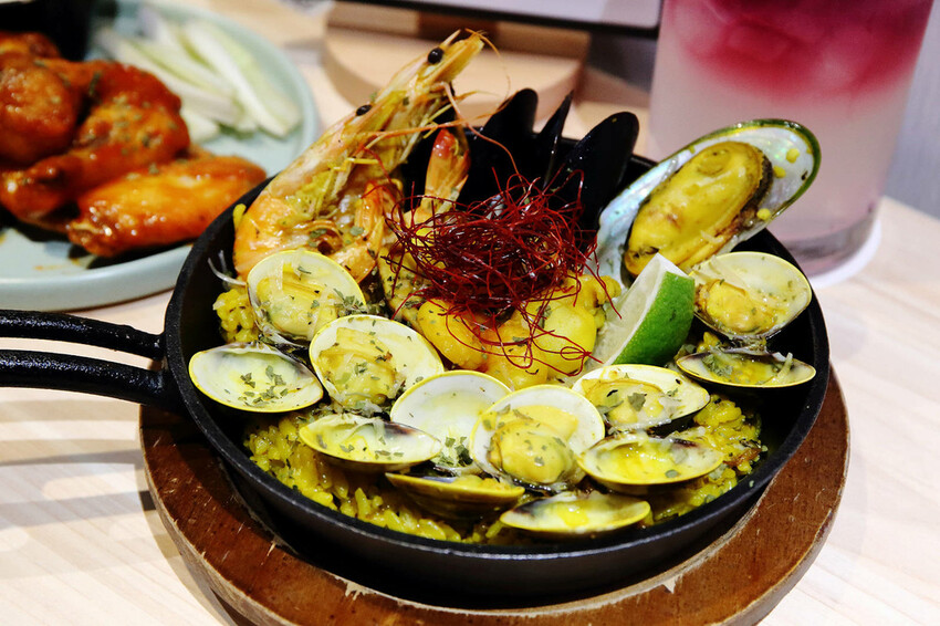 台中全新寵物餐廳開幕！瘋狂尾巴寵物遊樂園，結合了寵物餐廳、寵