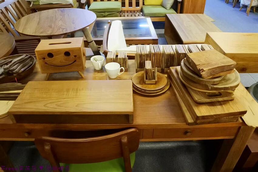 台南傢俱【桂禾棠柚木家具】高品質柚木沙發座椅.自家設計生產及客製訂購傢俱.榫卯書架超穩固│防潮防濕防白蟻│永康傢俱 - Fresa芙芮莎♥莎旅憶食