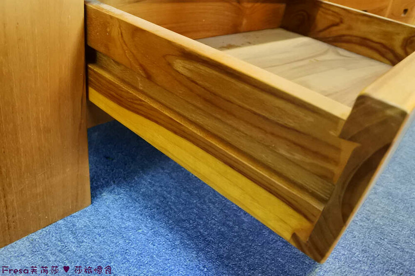 台南傢俱【桂禾棠柚木家具】高品質柚木沙發座椅.自家設計生產及客製訂購傢俱.榫卯書架超穩固│防潮防濕防白蟻│永康傢俱 - Fresa芙芮莎♥莎旅憶食