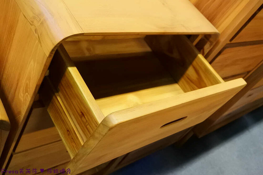 台南傢俱【桂禾棠柚木家具】高品質柚木沙發座椅.自家設計生產及客製訂購傢俱.榫卯書架超穩固│防潮防濕防白蟻│永康傢俱 - Fresa芙芮莎♥莎旅憶食