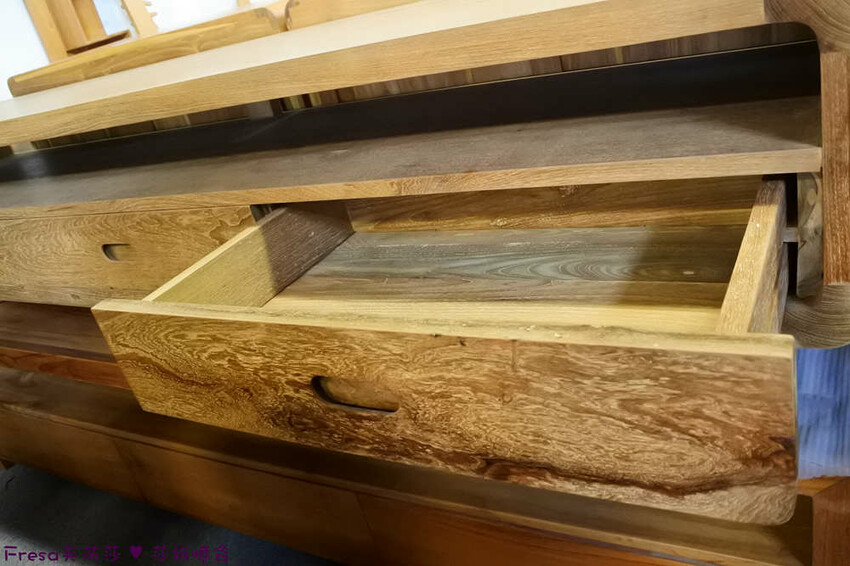 台南傢俱【桂禾棠柚木家具】高品質柚木沙發座椅.自家設計生產及客製訂購傢俱.榫卯書架超穩固│防潮防濕防白蟻│永康傢俱 - Fresa芙芮莎♥莎旅憶食