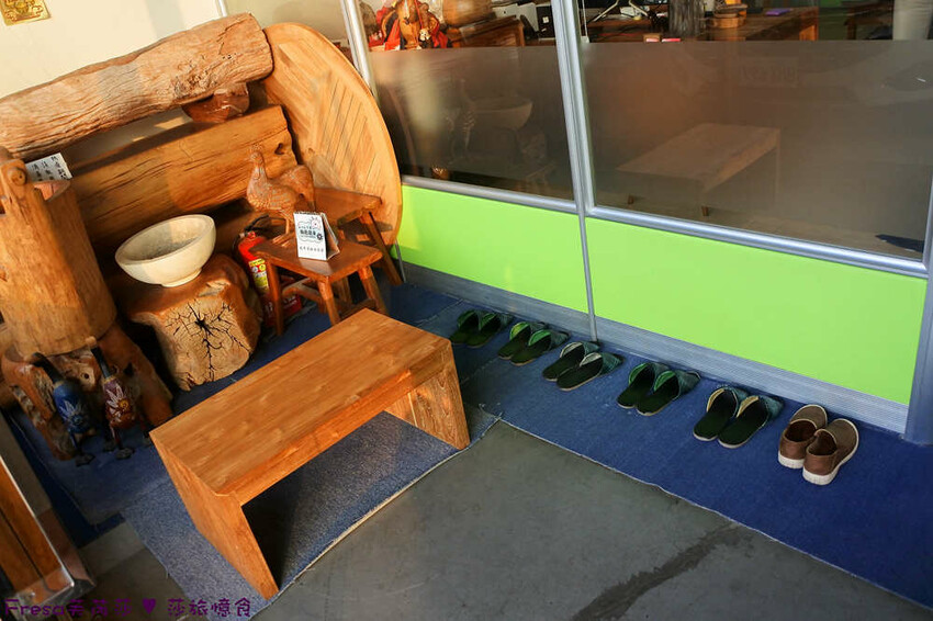 台南傢俱【桂禾棠柚木家具】高品質柚木沙發座椅.自家設計生產及客製訂購傢俱.榫卯書架超穩固│防潮防濕防白蟻│永康傢俱 - Fresa芙芮莎♥莎旅憶食