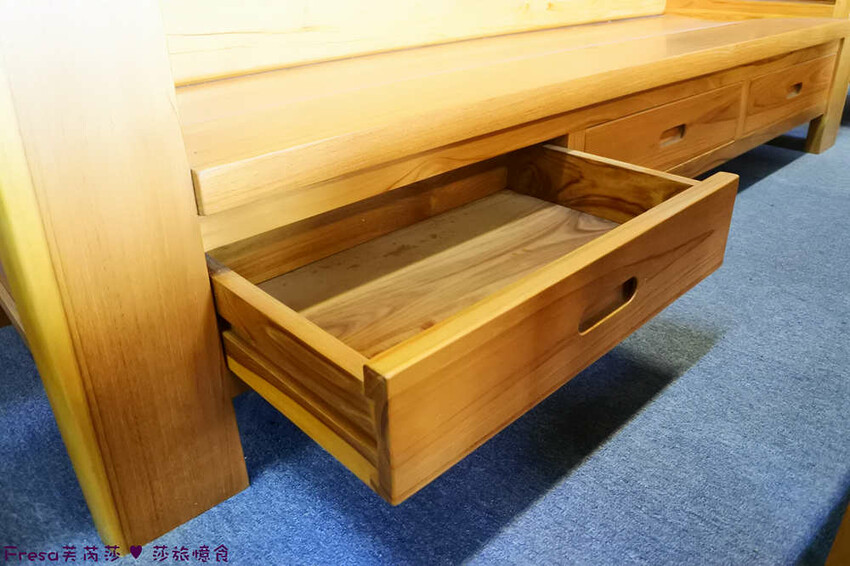 台南傢俱【桂禾棠柚木家具】高品質柚木沙發座椅.自家設計生產及客製訂購傢俱.榫卯書架超穩固│防潮防濕防白蟻│永康傢俱 - Fresa芙芮莎♥莎旅憶食