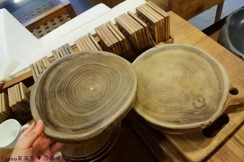 台南傢俱【桂禾棠柚木家具】高品質柚木沙發座椅.自家設計生產及客製訂購傢俱.榫卯書架超穩固│防潮防濕防白蟻│永康傢俱 - Fresa芙芮莎♥莎旅憶食