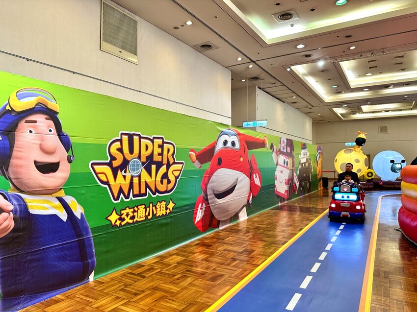 台南市中西區小朋友的最愛!超好玩的Super Wings互動交通小鎮＆pang胖仔花園兒童氣墊雙主題樂園來了!就在台南新光三越中