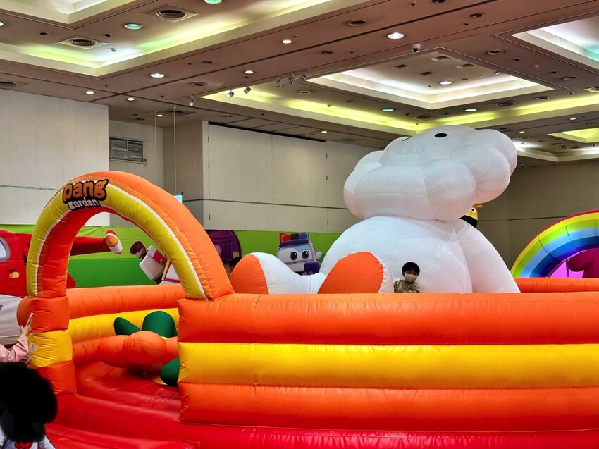 台南市中西區小朋友的最愛!超好玩的Super Wings互動交通小鎮＆pang胖仔花園兒童氣墊雙主題樂園來了!就在台南新光三越中