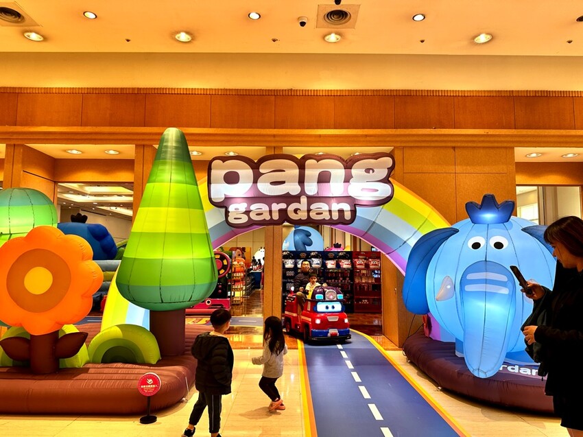 台南市中西區小朋友的最愛!超好玩的Super Wings互動交通小鎮＆pang胖仔花園兒童氣墊雙主題樂園來了!就在台南新光三越中