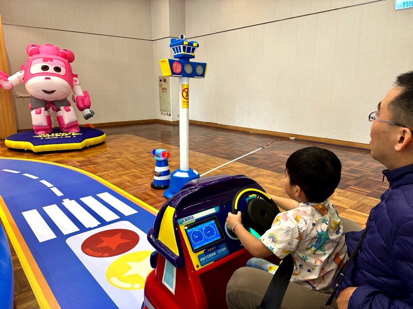 台南市中西區小朋友的最愛!超好玩的Super Wings互動交通小鎮＆pang胖仔花園兒童氣墊雙主題樂園來了!就在台南新光三越中