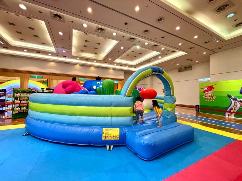 台南市中西區小朋友的最愛!超好玩的Super Wings互動交通小鎮＆pang胖仔花園兒童氣墊雙主題樂園來了!就在台南新光三越中