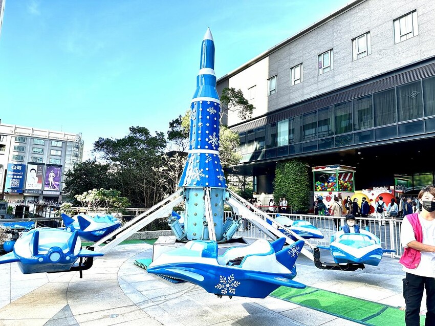 台南市中西區冰雪樂園:迷你夢幻主題兒童樂園出現在新光三越台南西門路廣場!大小朋友的遊戲天堂