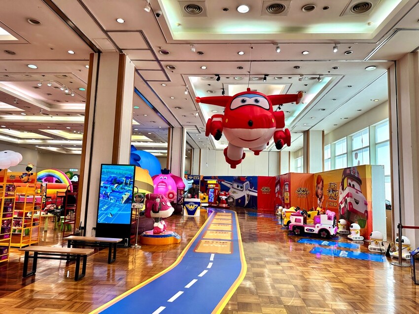 台南市中西區小朋友的最愛!超好玩的Super Wings互動交通小鎮＆pang胖仔花園兒童氣墊雙主題樂園來了!就在台南新光三越中