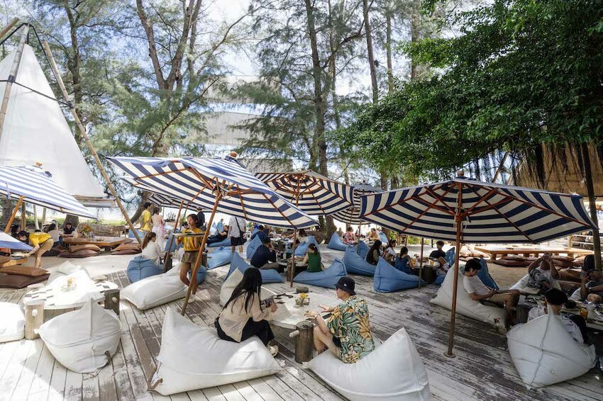 泰國泰國海景餐廳 Cave Beach Club｜濃濃的渡假感 人氣網美海灘餐廳!!