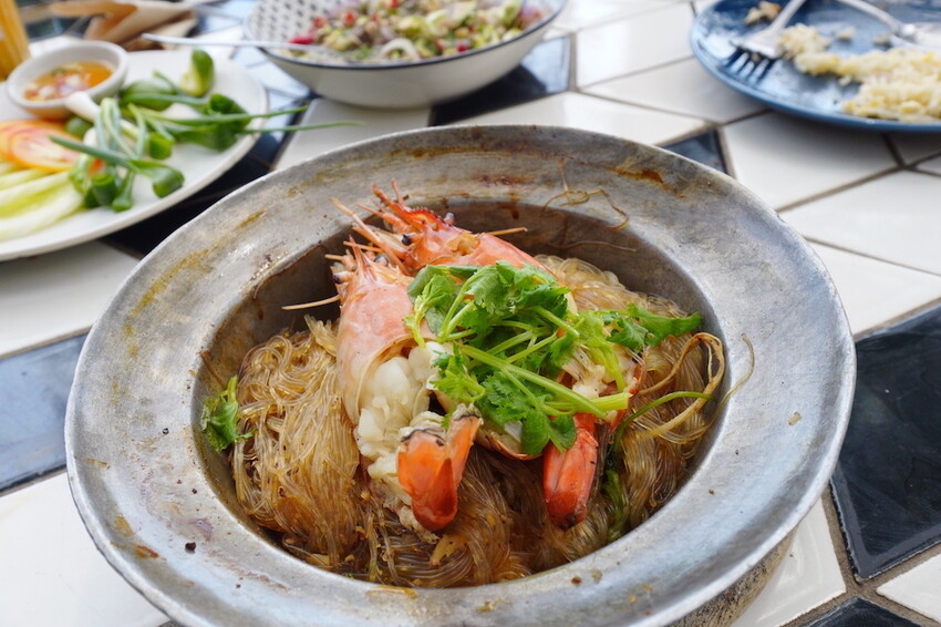 泰國泰國海景餐廳 Cave Beach Club｜濃濃的渡假感 人氣網美海灘餐廳!!