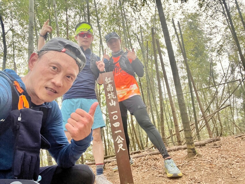 【雲嘉18連峰】嘉義雲林40K大縱走，必拍超美高山茶園。樟腦寮起登。補給點路線攻略。越野跑練習場 - 貪吃猴的幻想