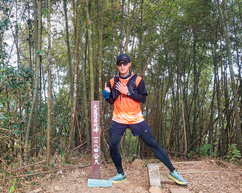 【雲嘉18連峰】嘉義雲林40K大縱走，必拍超美高山茶園。樟腦寮起登。補給點路線攻略。越野跑練習場 - 貪吃猴的幻想