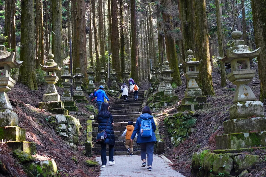 日本日本上色見熊野座神社：超人氣漫畫「螢火之森」粉絲必訪的夢幻神社導覽