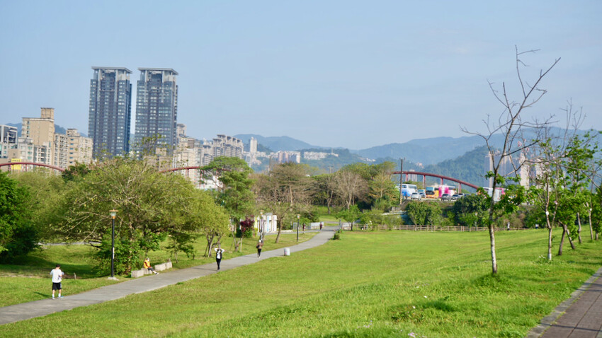 新北市新店區[新北景點] 搭安坑輕軌賞櫻｜一日票只要50元超划算！安坑輕軌周邊景點懶人包